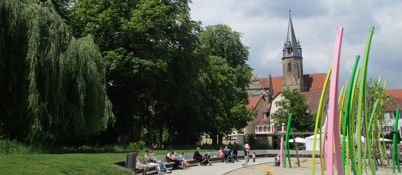 Hofgarten mit Blick auf Stiftskirche in Öhringen
